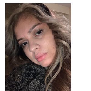 Meet your Posher, Abril soto